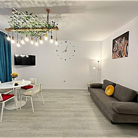 Hezo Sunshine Studio And Apartment นาโวดาริ ภายนอก รูปภาพ